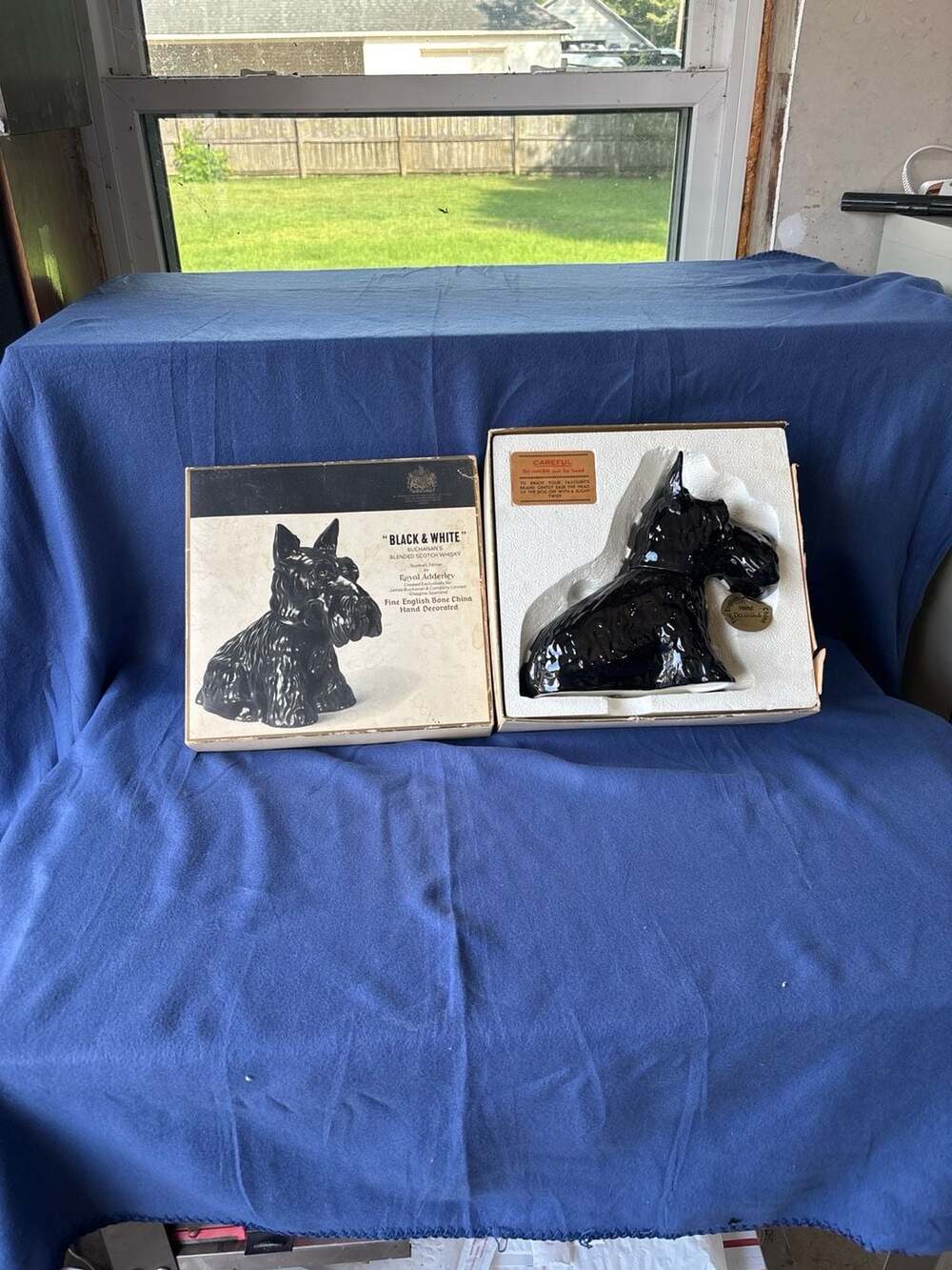 Vintage 1970 Royal Adderley Black & White Scotch Whisky Scottish Terrier Bone Ch